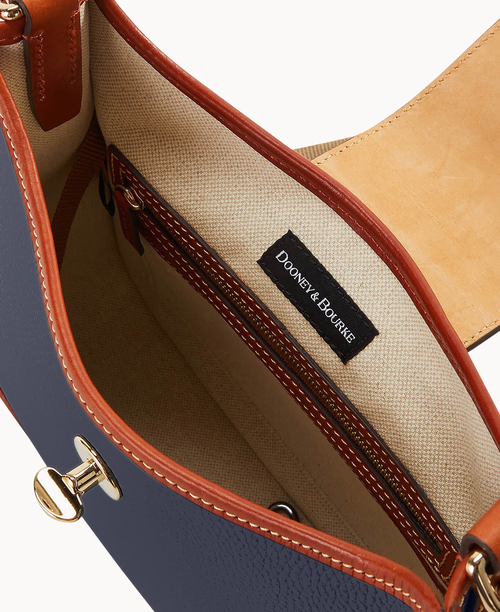 Pebble Turnlock Messenger 28 - Image 13