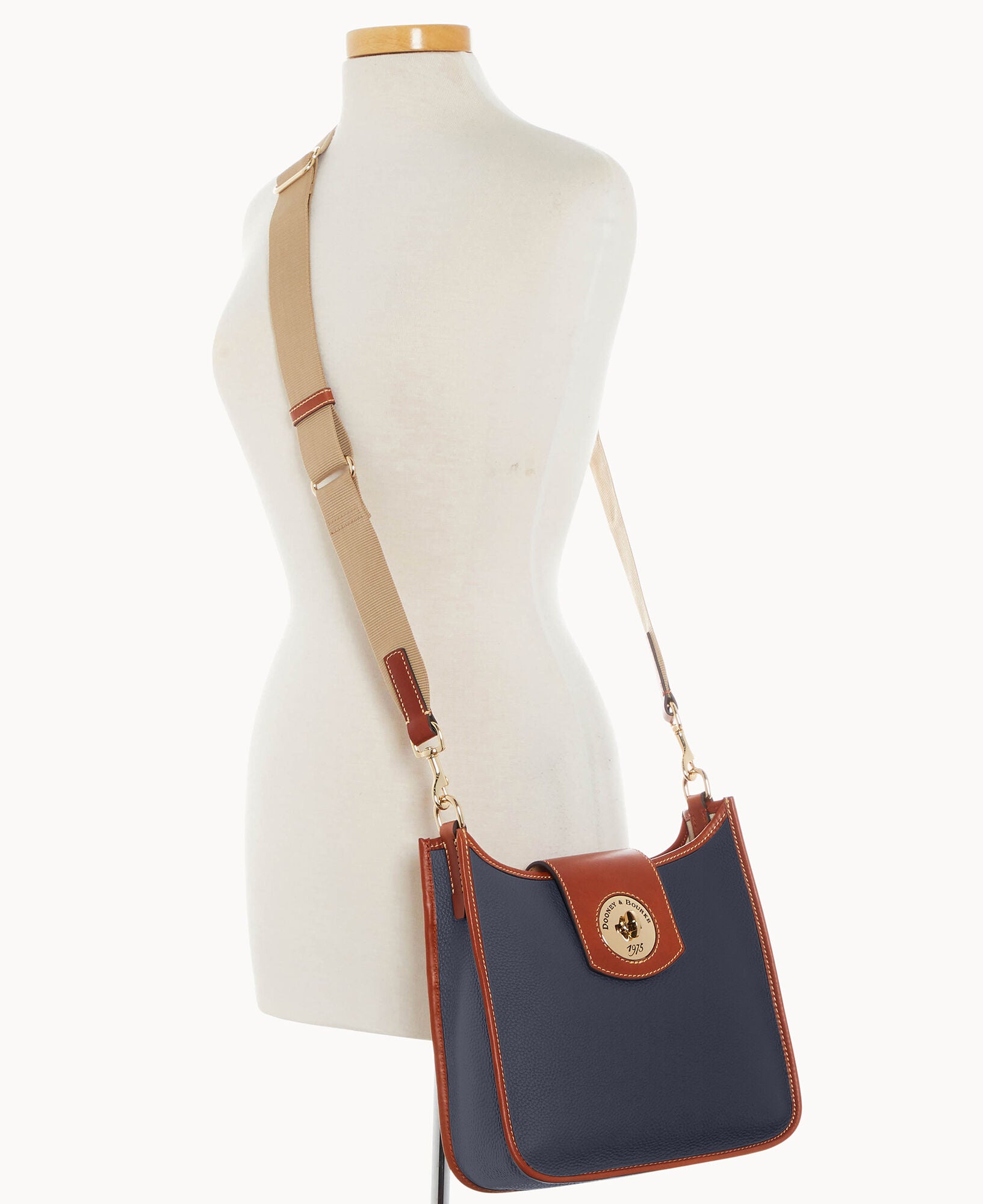 Pebble Turnlock Messenger 28 - Image 15
