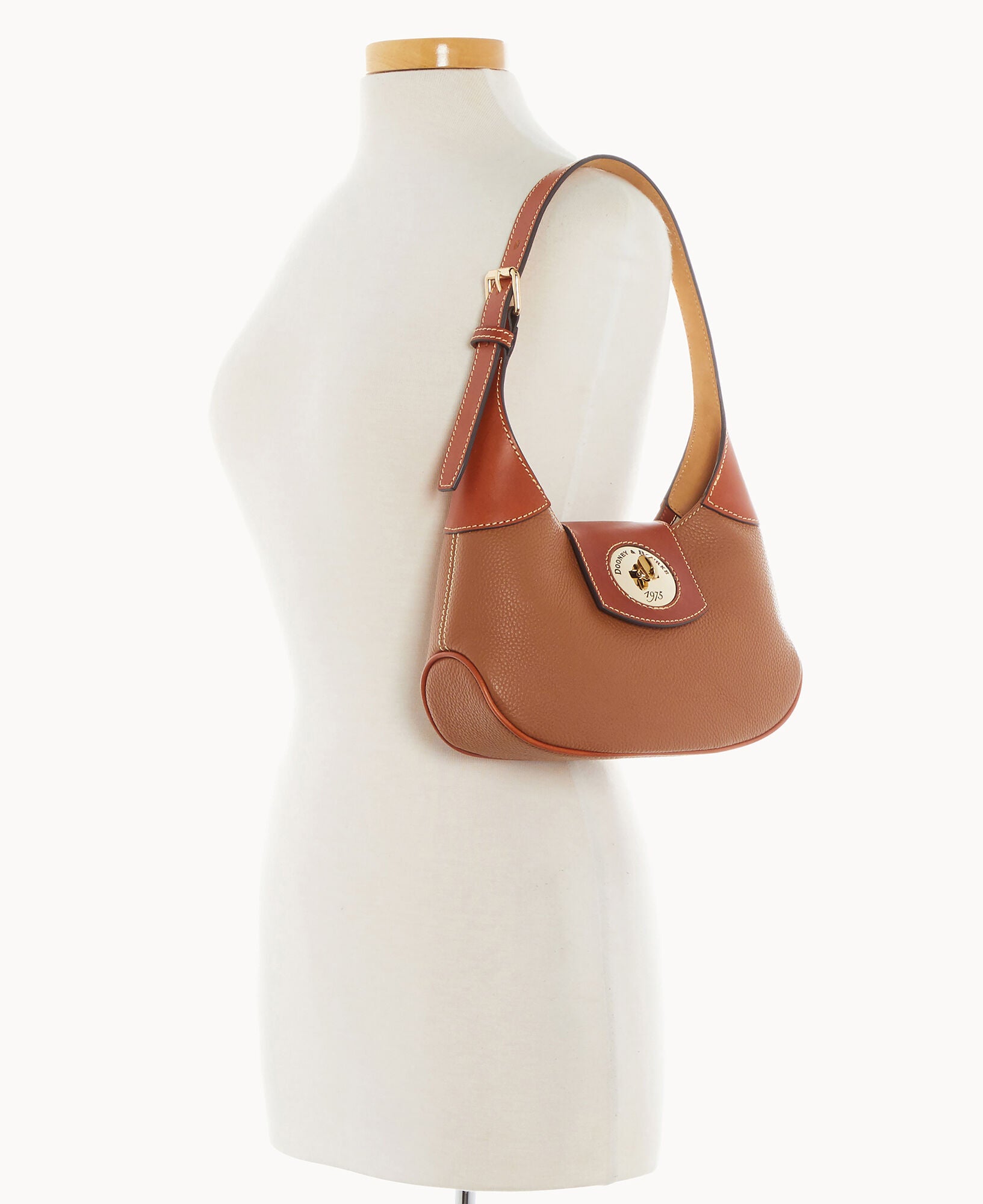 Pebble Turnlock Hobo 26 - Image 25