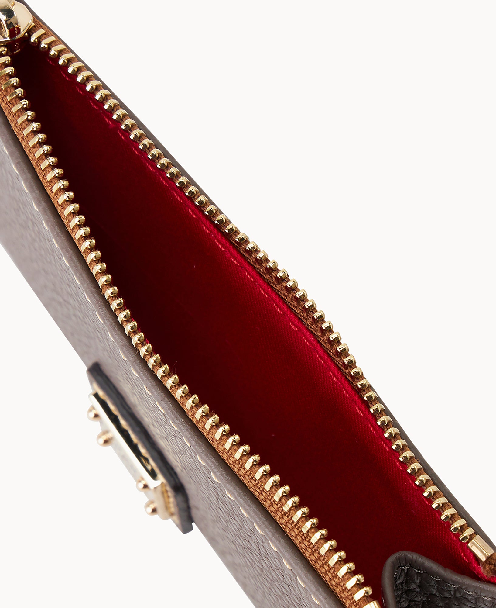 Pebble Grain Zip Credit Card Case - Image 15